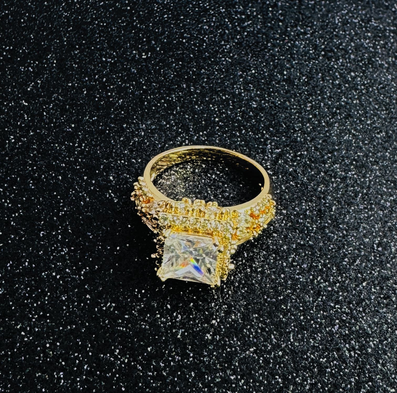 Royal Elegance Gold-Plated Cluster Ring